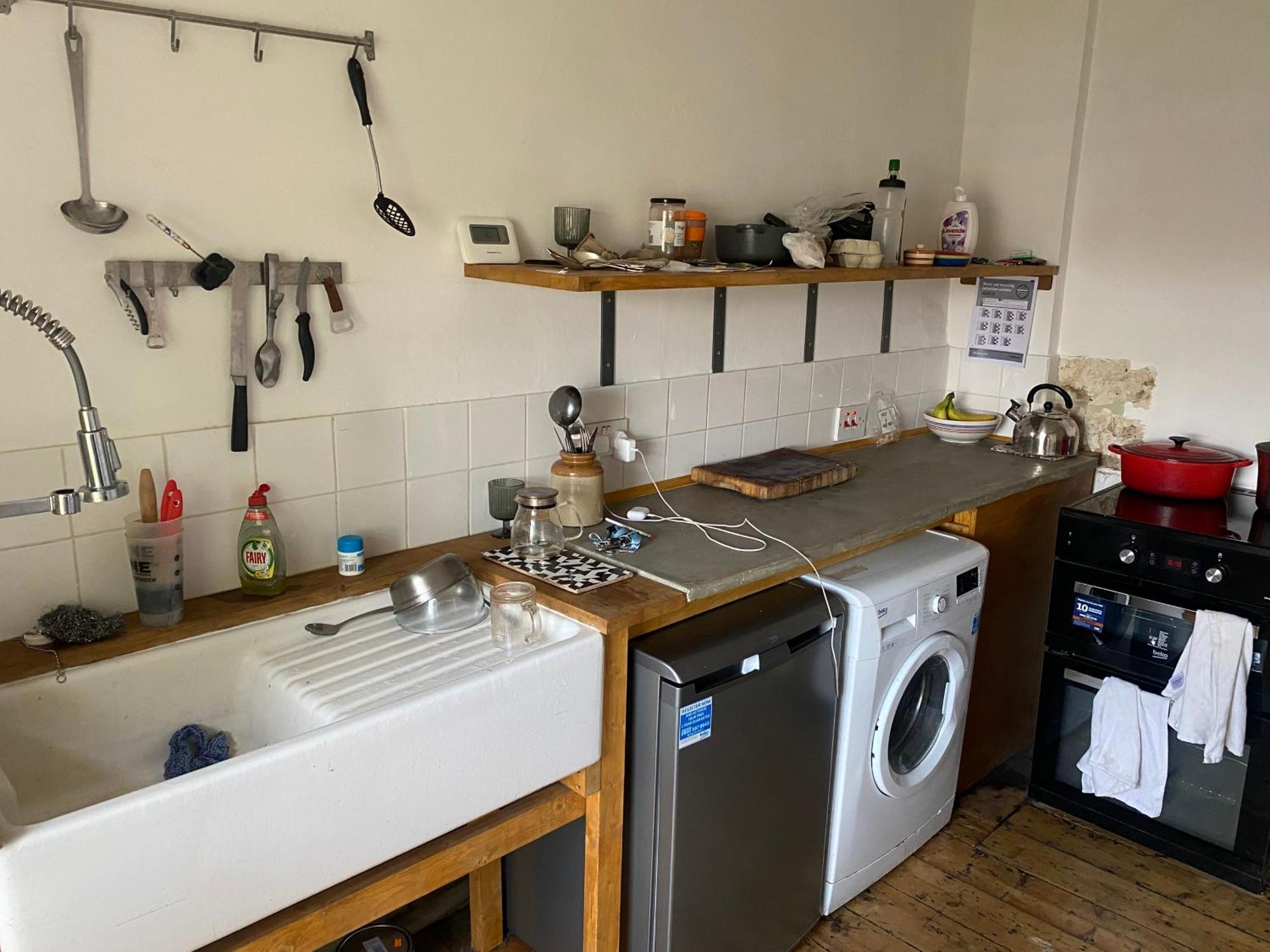 Whole Flat Stoke Newington * London